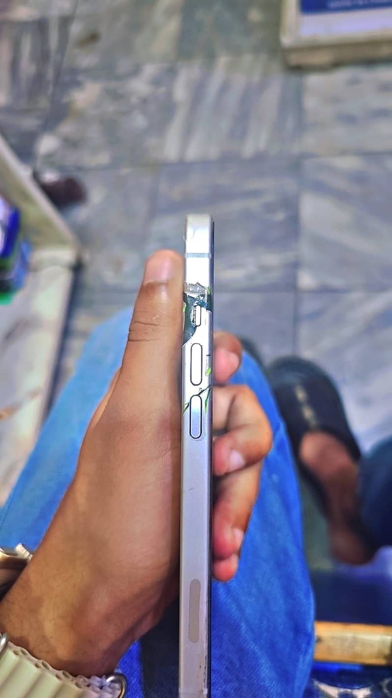 Apple iPhone 15 1