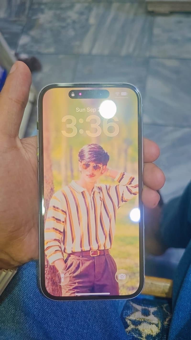 Apple iPhone 15 3