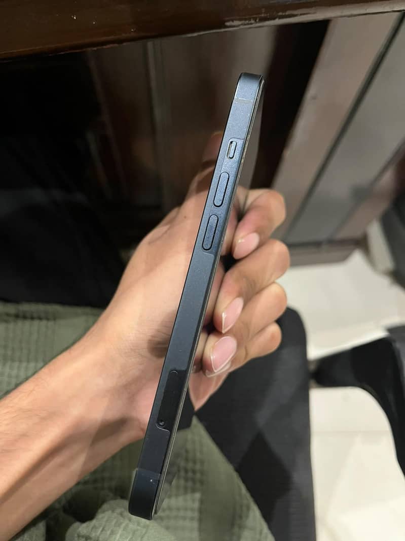 Apple iPhone 13 3
