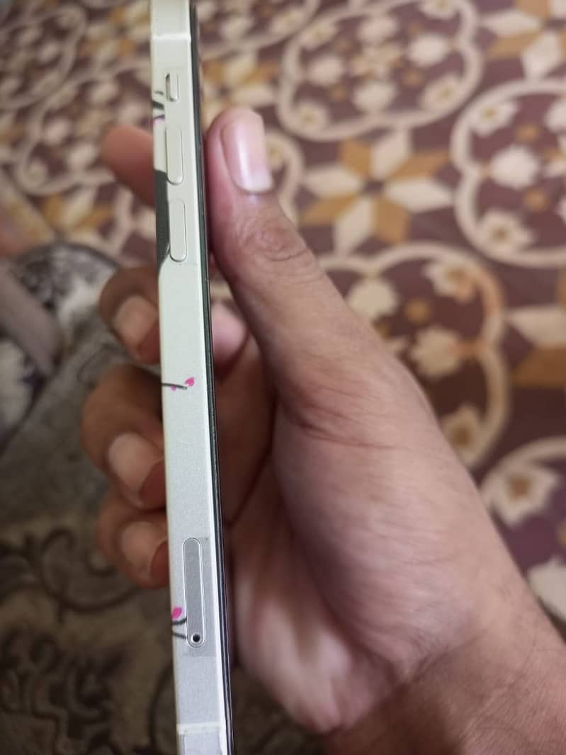 Apple iPhone 12 2