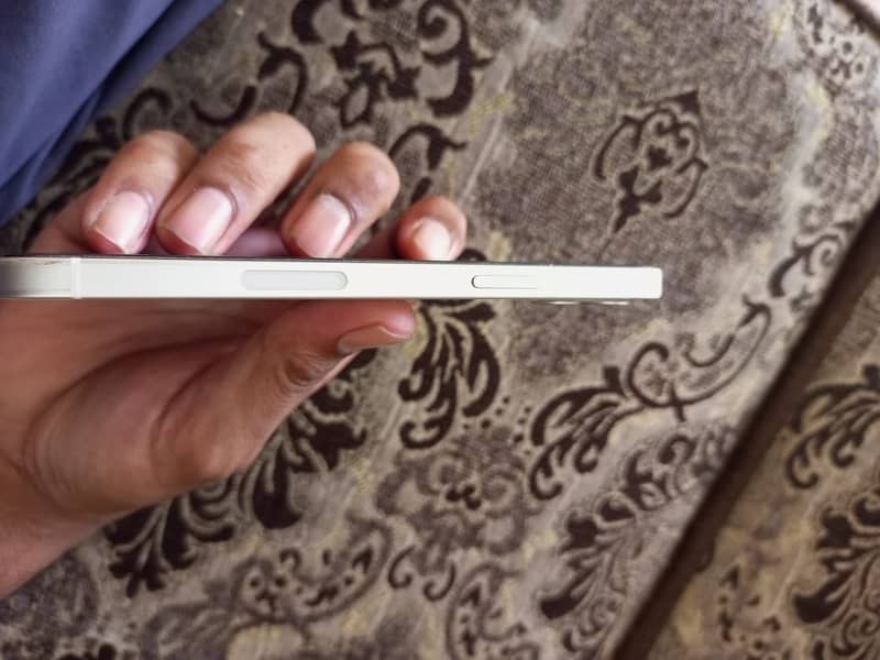 Apple iPhone 12 3