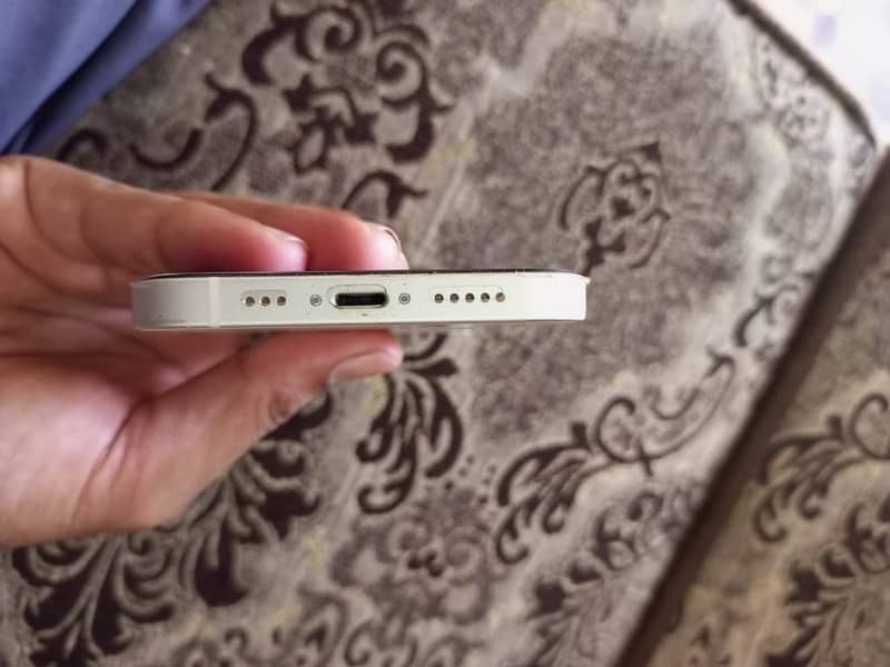Apple iPhone 12 5
