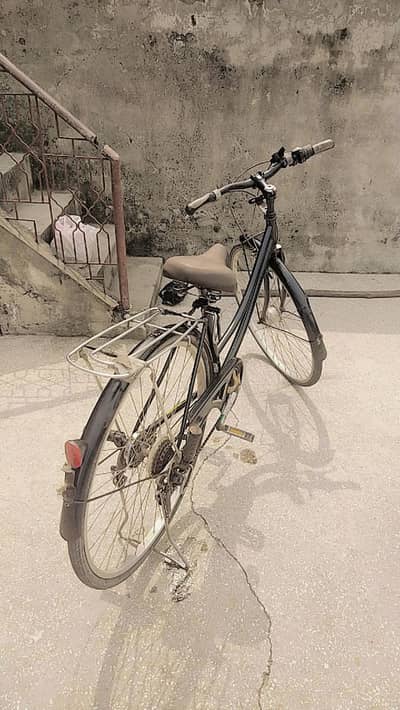 Bycycle achi condition mai hai