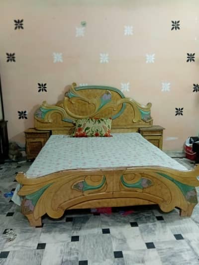 bed with darsing