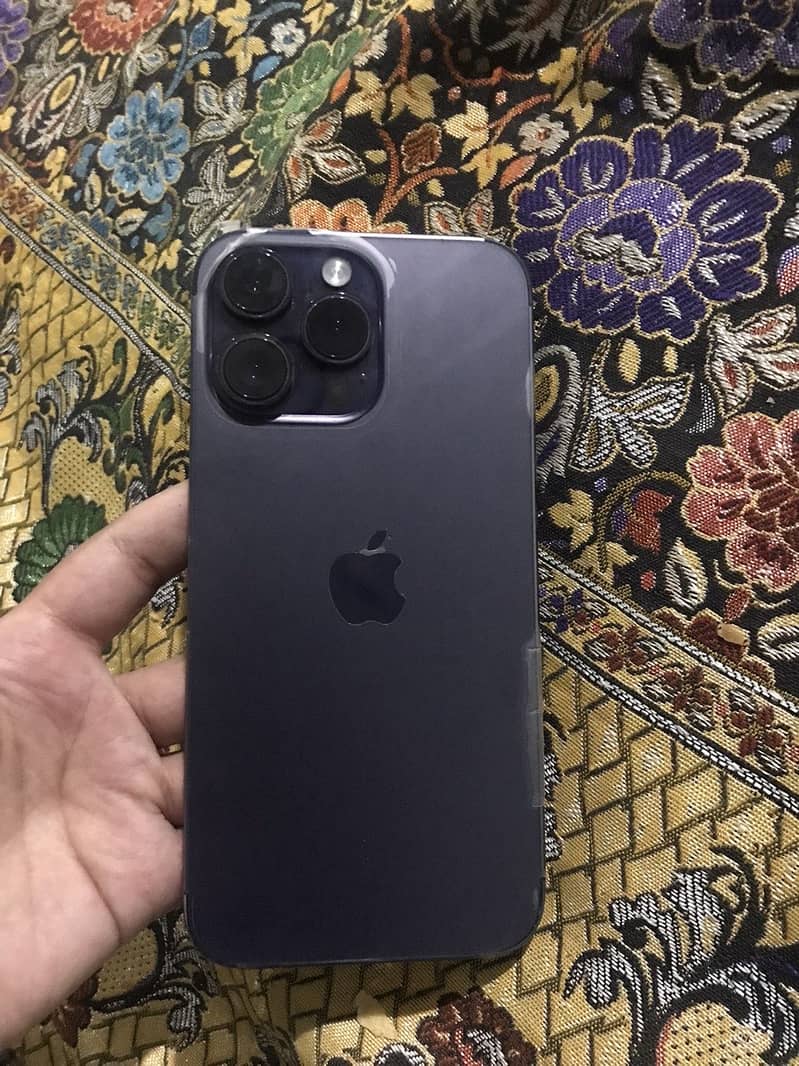 Apple iPhone 14 Pro Max 1