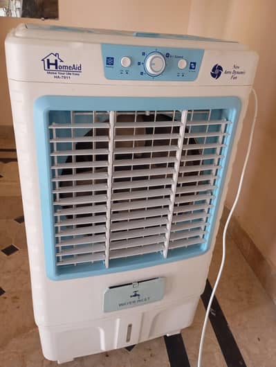 new Air colour Hy kuch month use hua hy daba bhi hy warranty card Hy