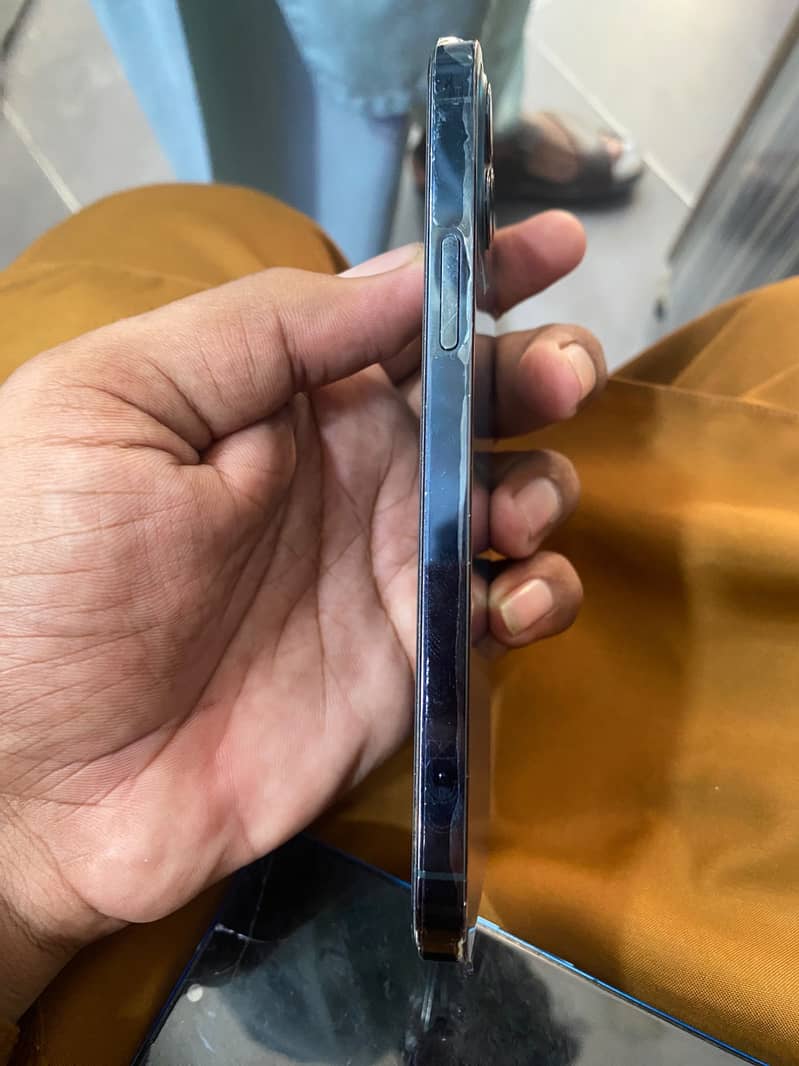 Apple iPhone 12 Pro 3