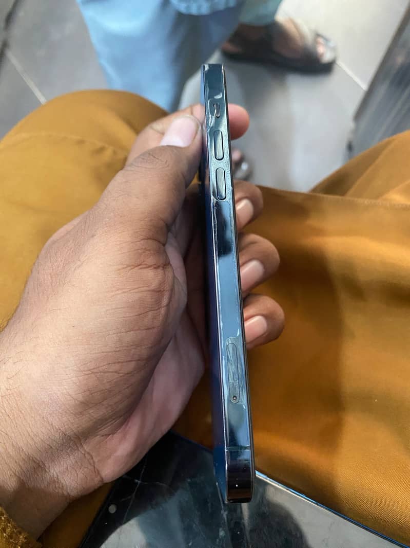 Apple iPhone 12 Pro 4