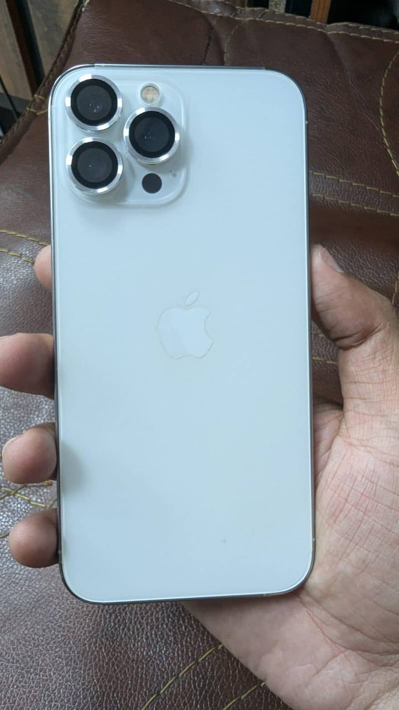 Apple iPhone 13 Pro Max 2