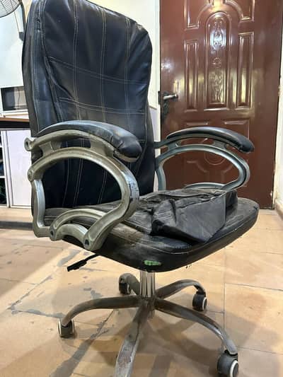 Bulk Sale: 23 Comfortable Used Office Chairs – Ideal for Office / Call