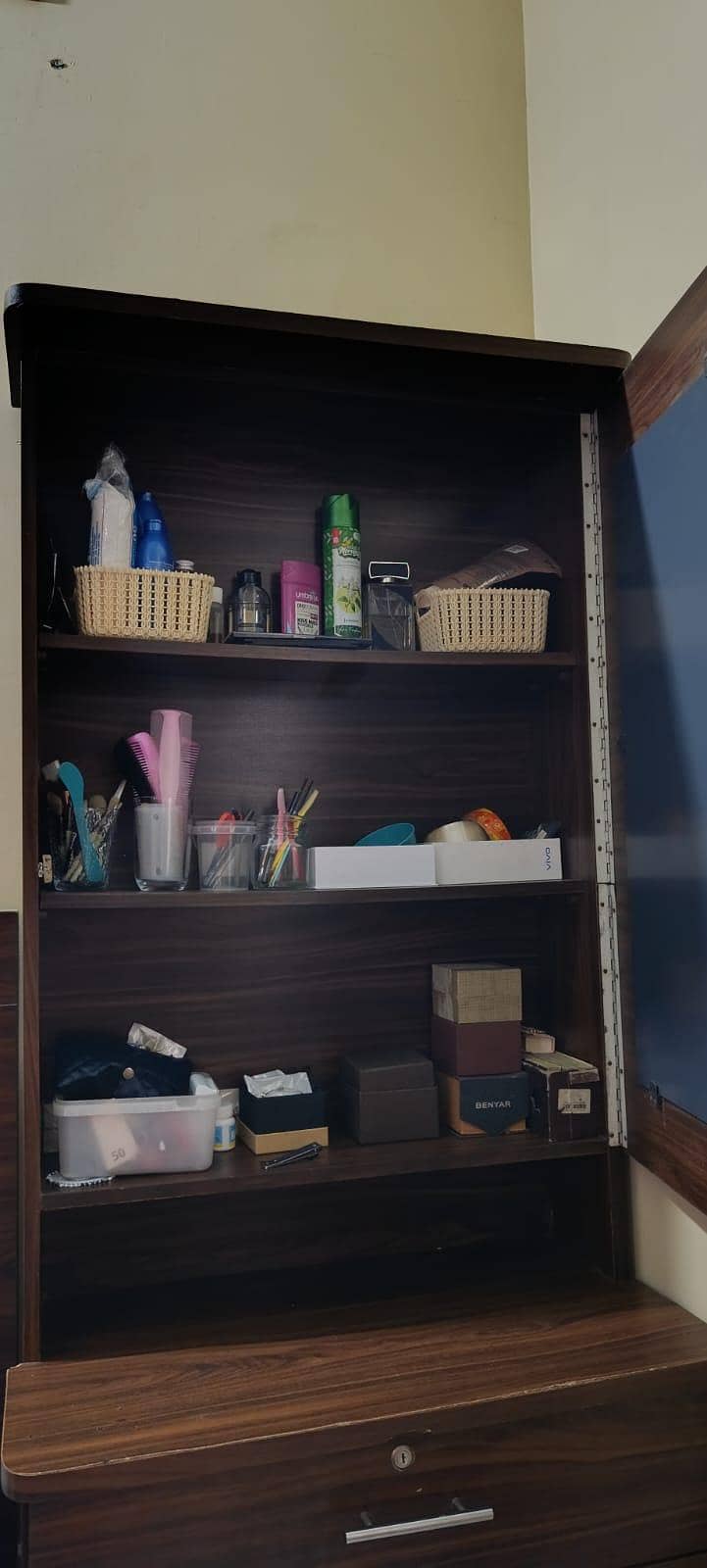 Dressing Table in Excellent condition 0