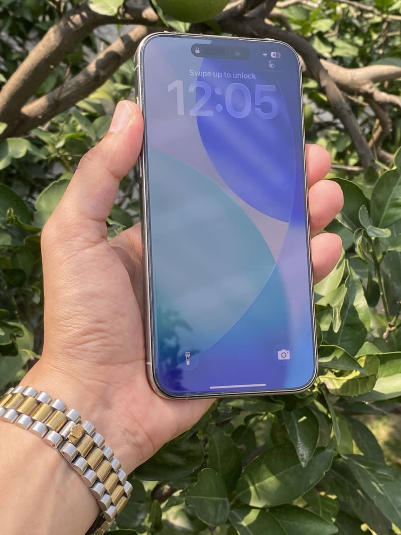 Apple iPhone 15 Pro Max 3