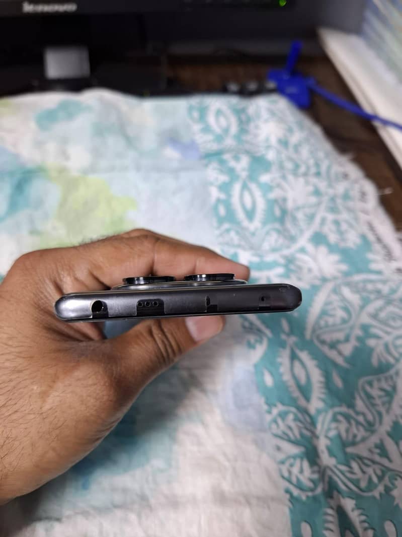 Xiaomi Redmi Note 14 Pro 3