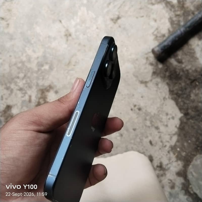 Apple iPhone 15 Pro Max 5