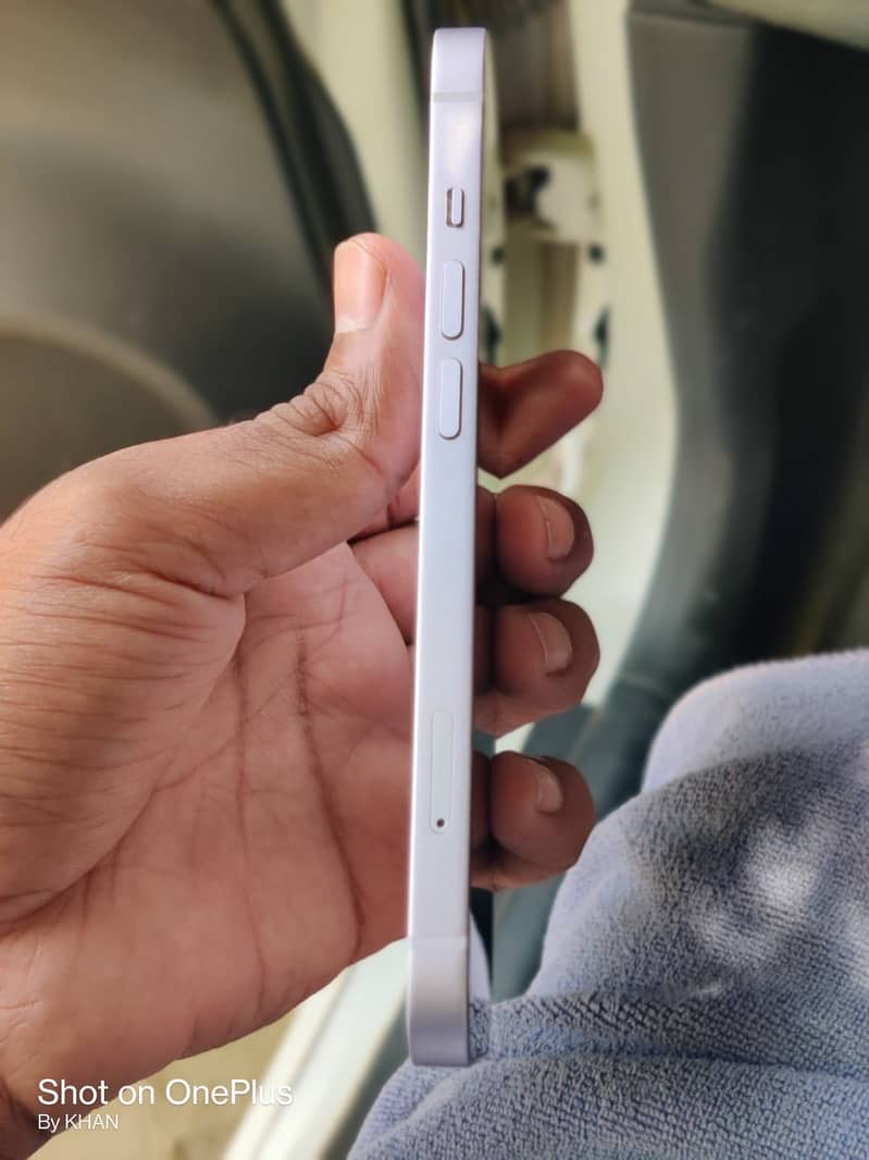 Apple iPhone 14 4
