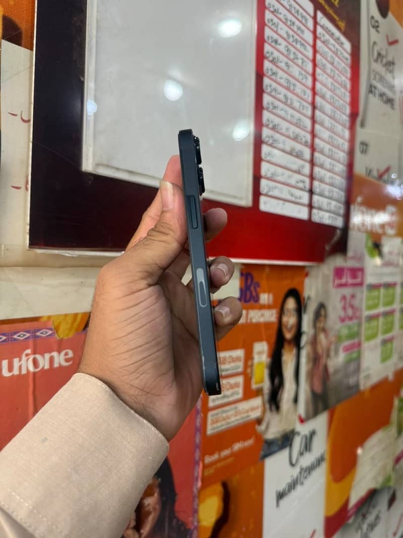 Apple iPhone 13 1