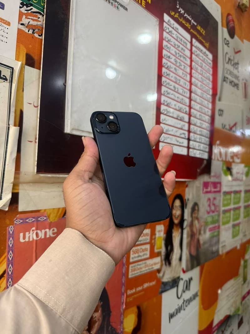 Apple iPhone 13 2