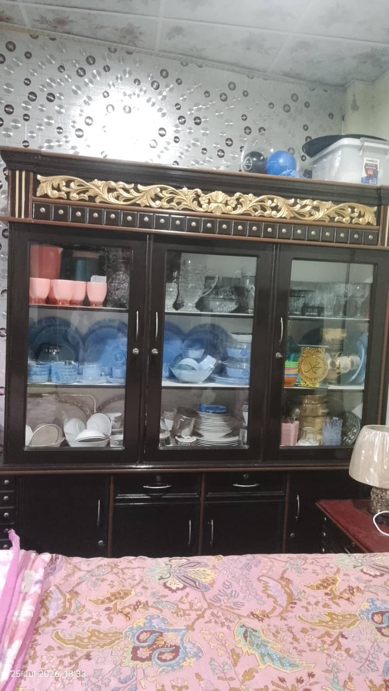 Showcase + Dressing Table 1