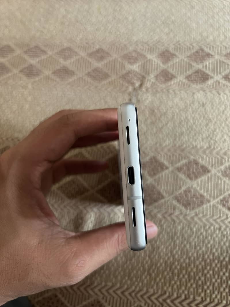 Google Pixel 7a 2