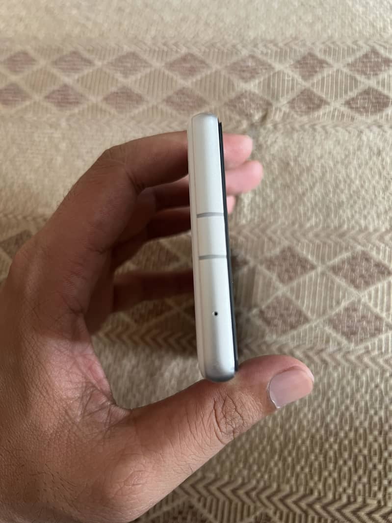 Google Pixel 7a 4