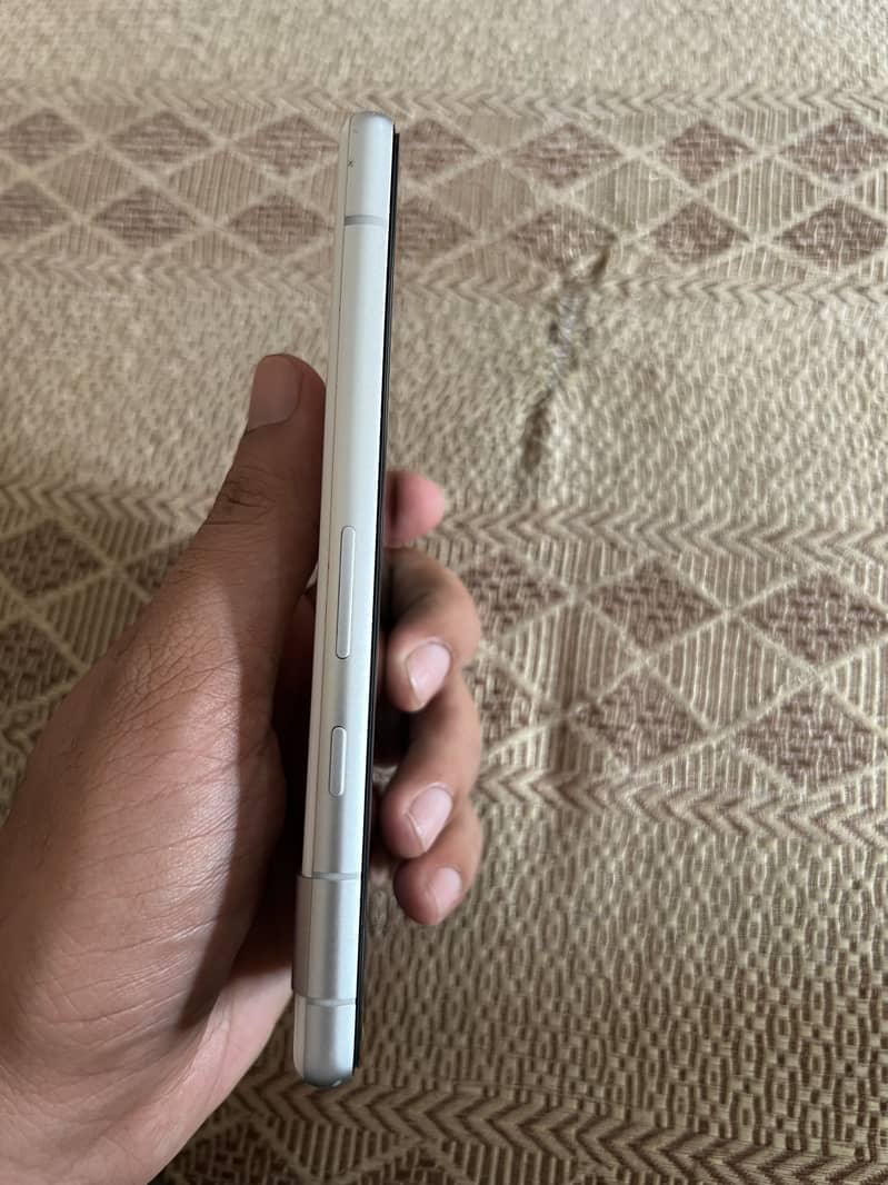 Google Pixel 7a 5