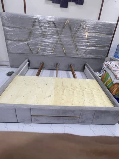 Bed set king size two side tables sofa km bed seethi table round