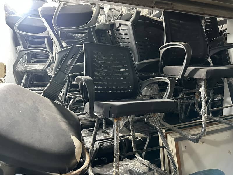 Office chairs/Office table/Draws/Tables/Racks/Sofas/Computer Tables 8