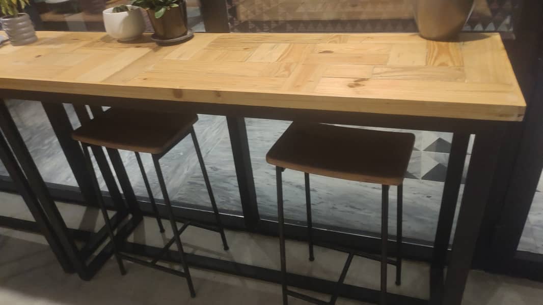 Stylish Bar Counter with Stools – Modern & Elegant Setup 1