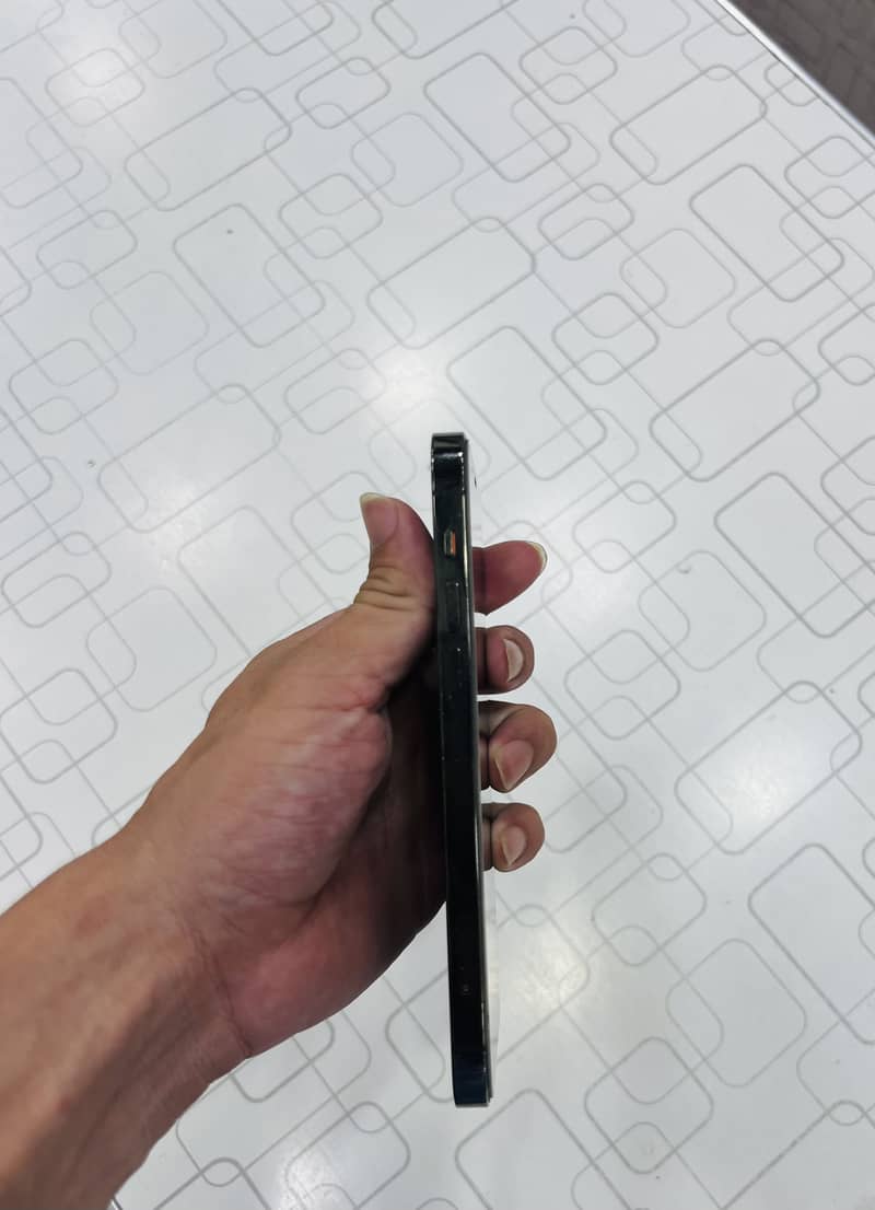 Apple iPhone 12 Pro 1