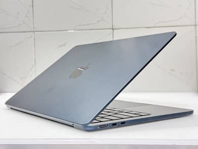 Apple MacBook Air 13.6" M3 | 8GB RAM | 512GB SSD | Midnight | 86% Bat