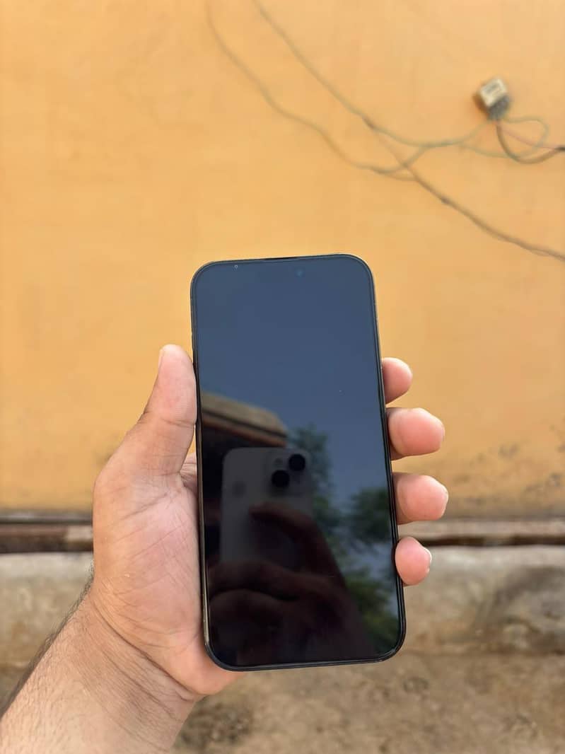 Apple iPhone 16 Pro Max 5