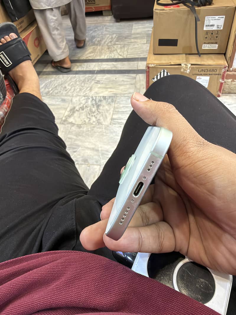 Apple iPhone 15 2