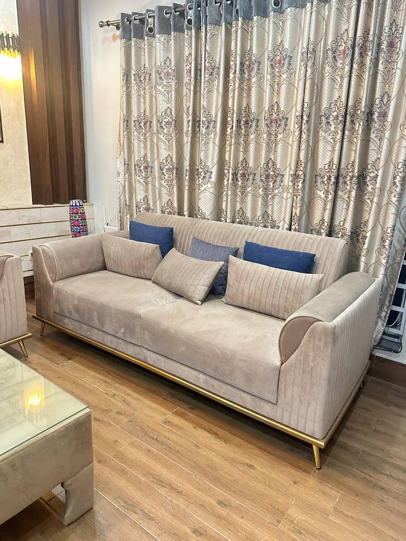 huge sofa set 0