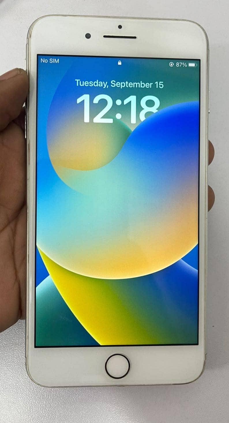 Apple iPhone 8 Plus 3