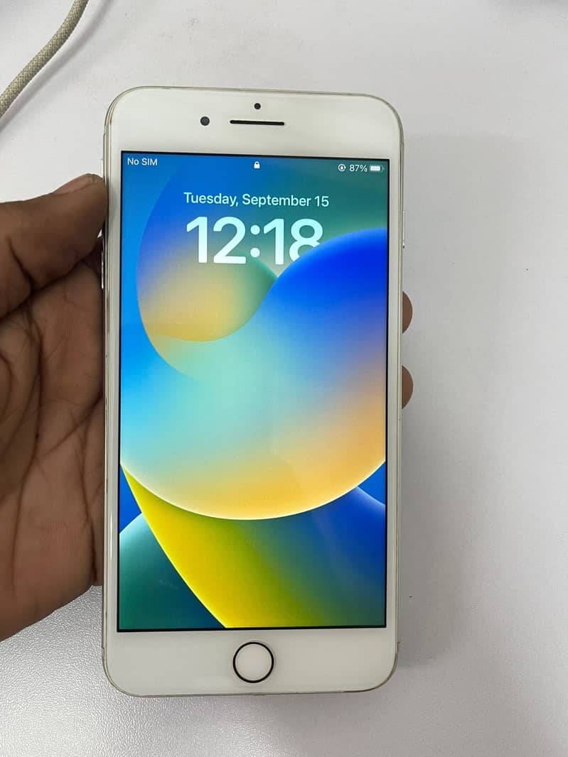 Apple iPhone 8 Plus 4