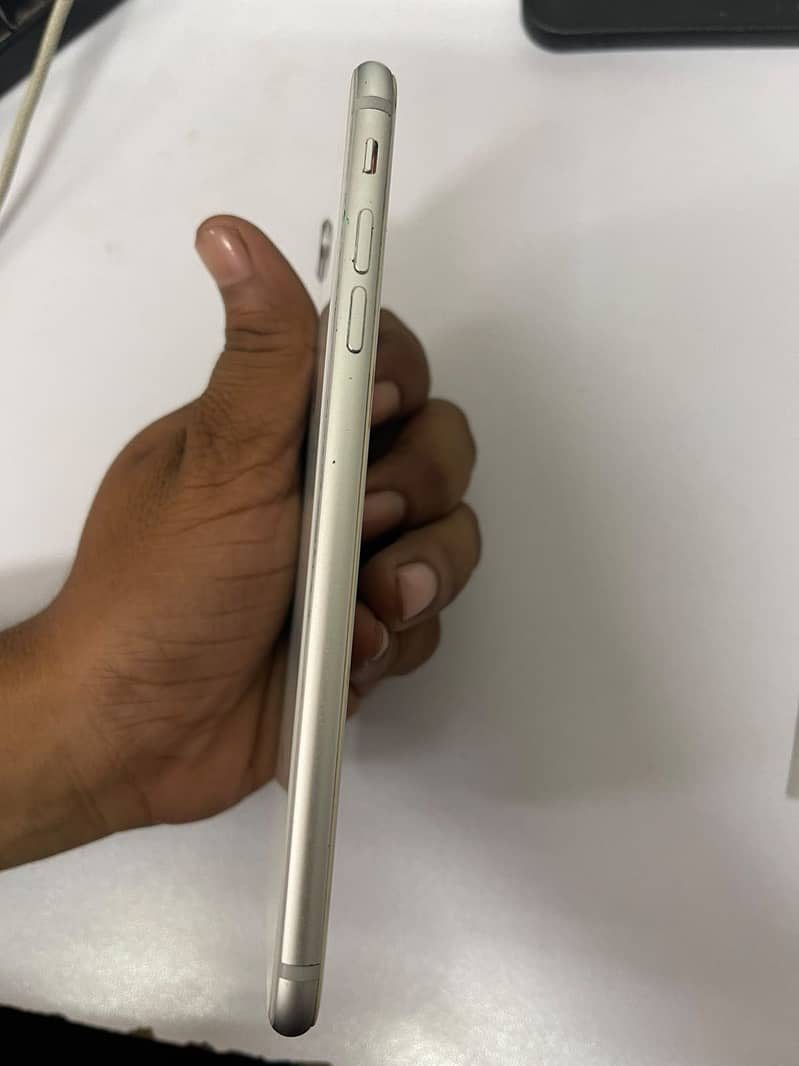 Apple iPhone 8 Plus 5