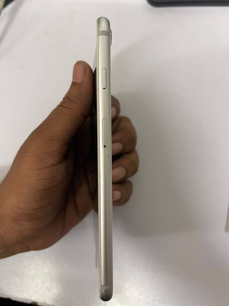 Apple iPhone 8 Plus 9
