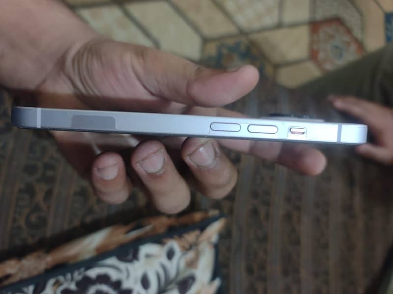Apple iPhone 14 2