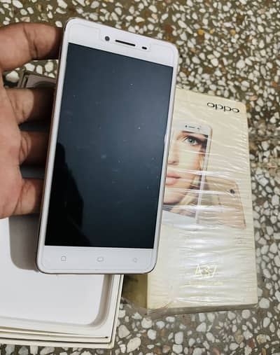 OPPO A37