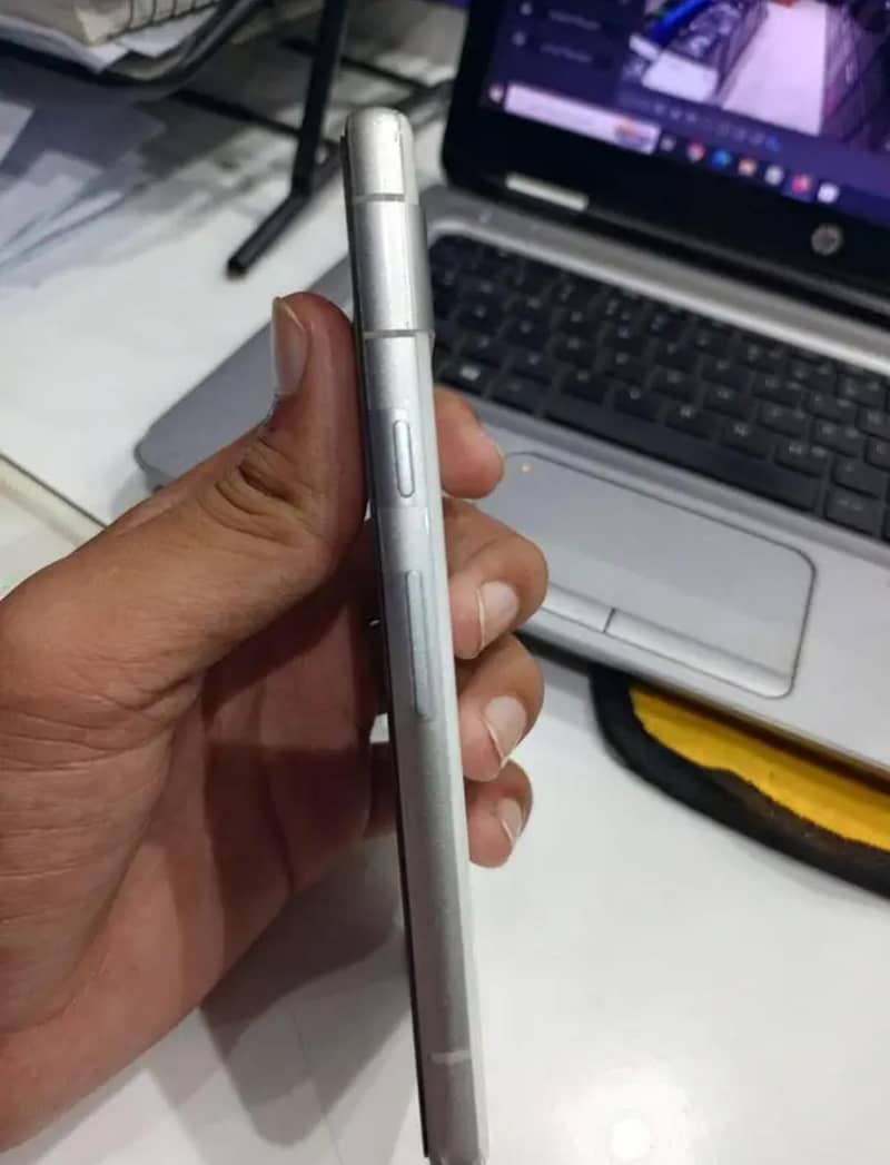 Google Pixel 7a 2