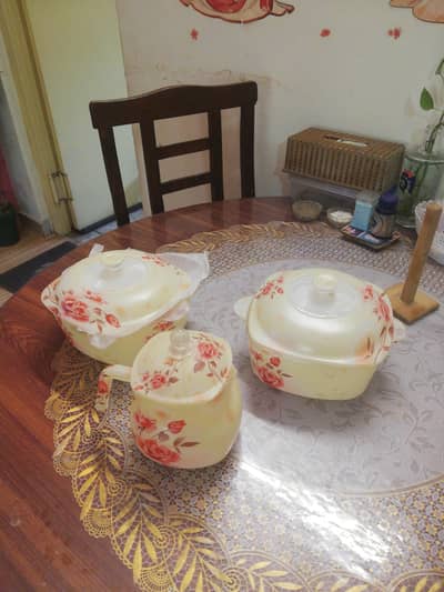 serving bowls and cattle (glass)