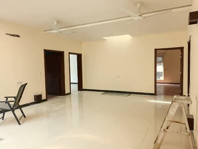 Aesthetic Upper Portion Of 800 Square Yards For rent Is Available