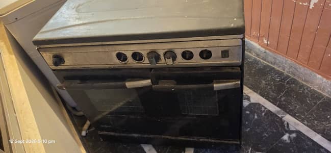4 Burner Gas Cooker with Oven | Fully Working Condition