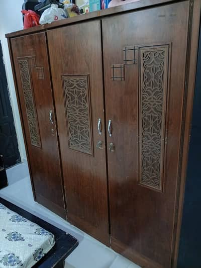 3 door wardrobes