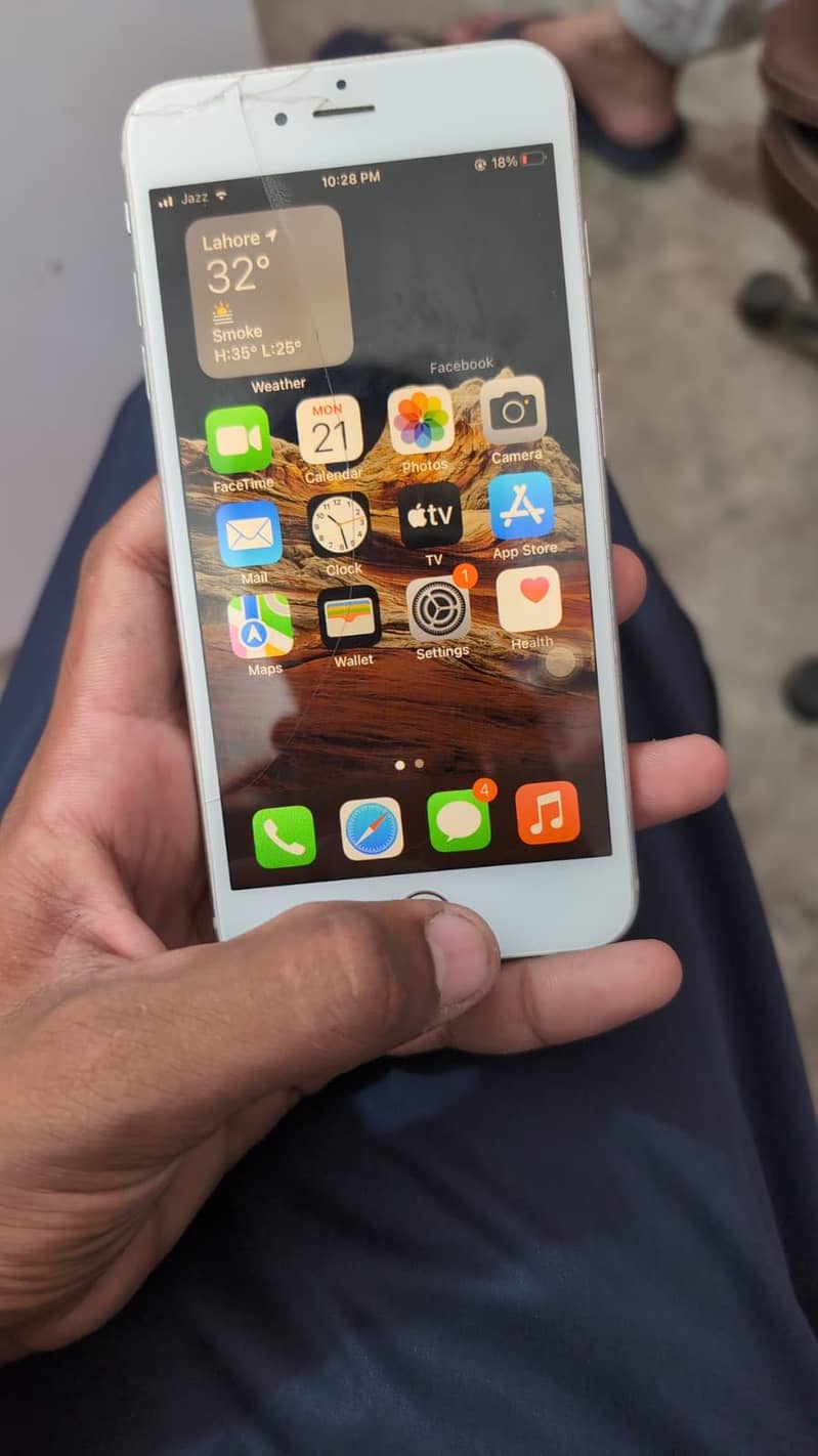 Apple iPhone 6S Plus 4