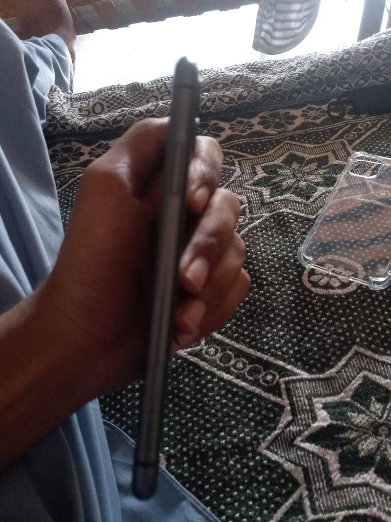 Apple iPhone 11 2