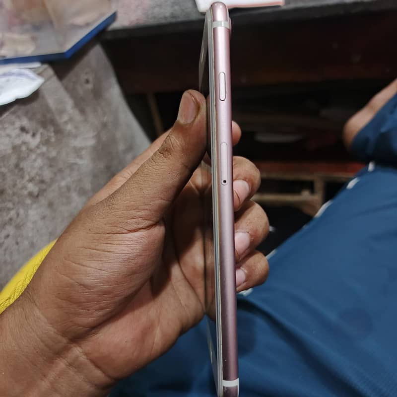 Apple iPhone 7 Plus 1