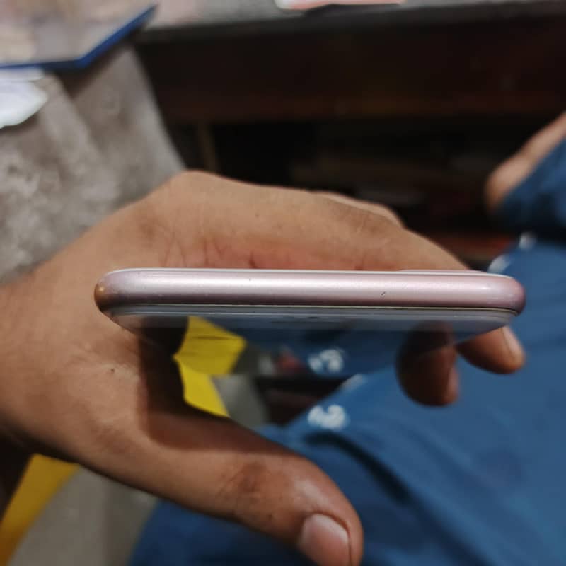 Apple iPhone 7 Plus 4