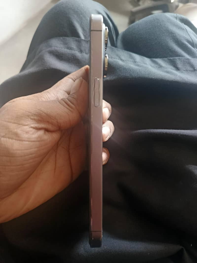 iPhone 14pro max 1