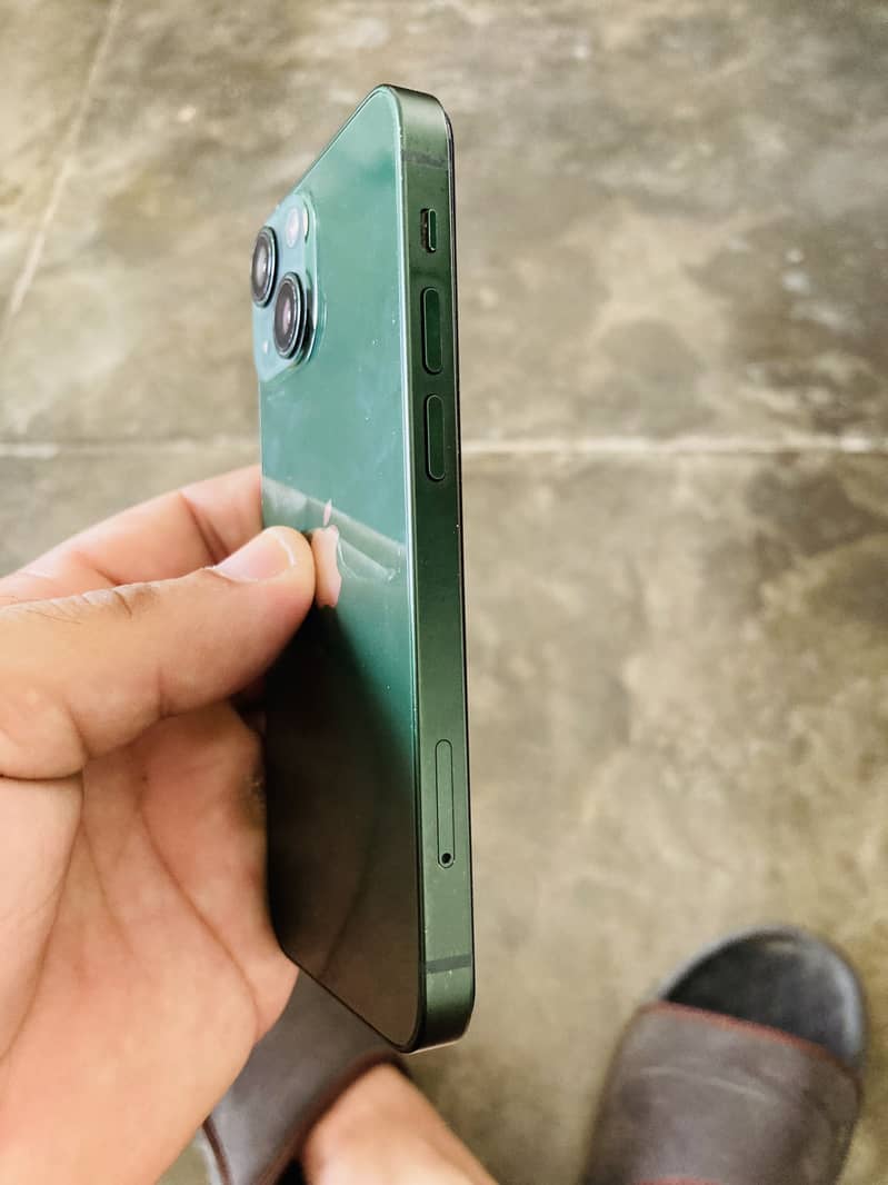 Apple iPhone 13 mini 1